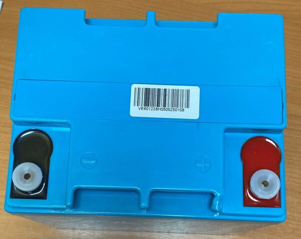 12 VOLT 28 AMPER JEL ENGELLİ SANDALYE AKÜSÜ VOOLE-167*125*175 mm-8,5 kg-DİKEY