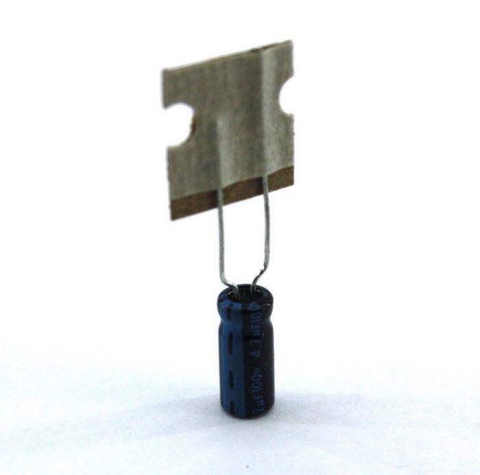 4.7 MF 100 V KONDANSTÖR